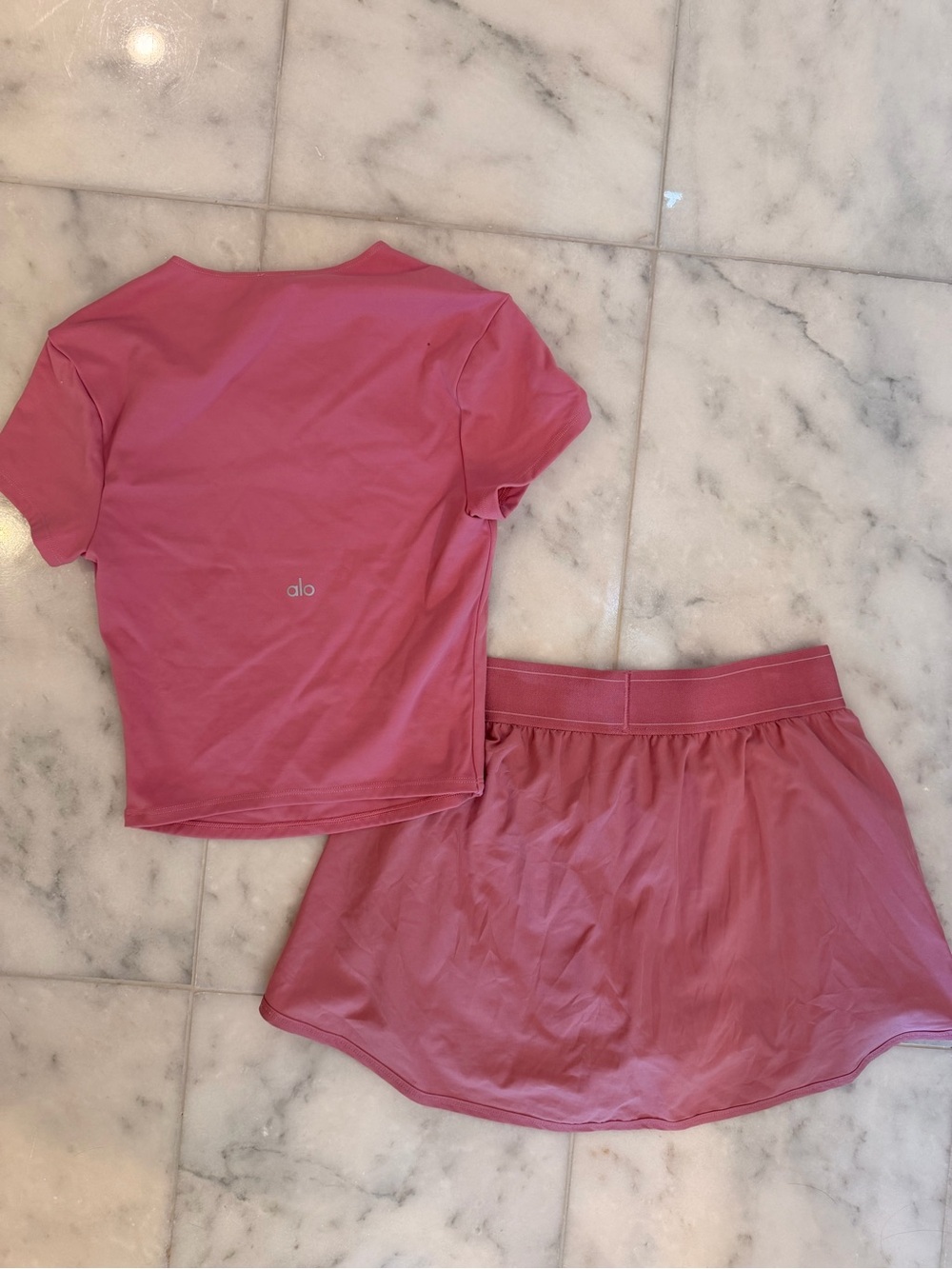 ALO YOGA Pink Mauve Match Point Skirt & Cropped Tee Set - Picture 2 of 2